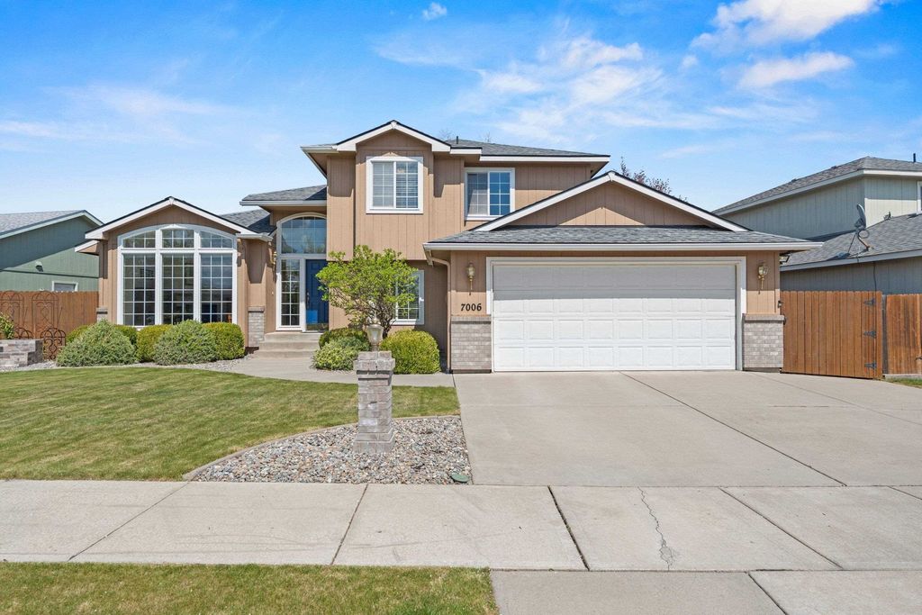 Photo of 7006 N Helena St, Spokane, WA 99217 (MLS # 202616367)