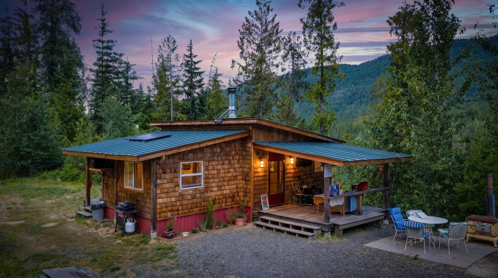 Photo of 241 Strawberry Creek Rd, Sandpoint, ID 83864 (MLS # 202621223)