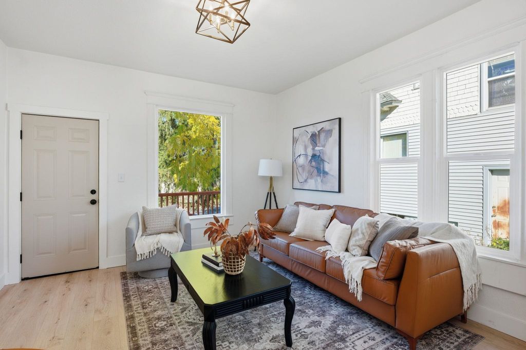 Photo of 1423 W Augusta Ave, Spokane, WA 99205 (MLS # 202525566)