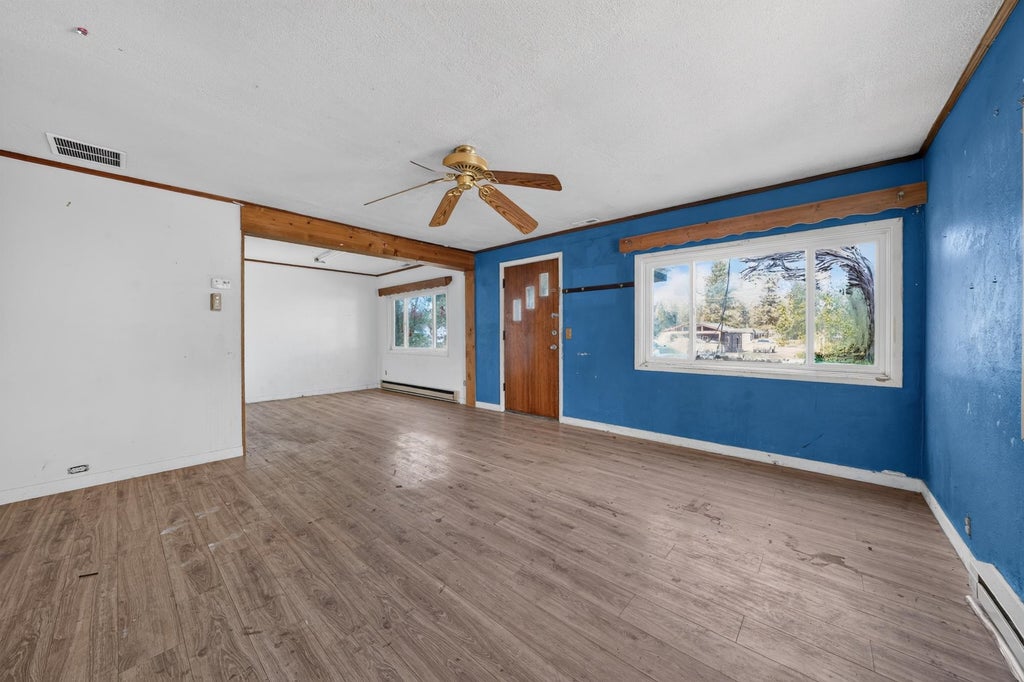 Photo of 205 W Crawford St, Deer Park, WA 99006 (MLS # 202624563)