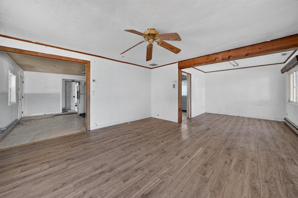 Photo of 205 W Crawford St, Deer Park, WA 99006 (MLS # 202624563)