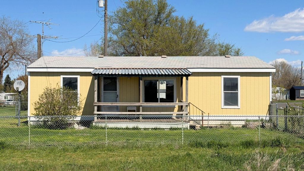Photo of 1210 2nd St, Davenport, WA 99122 (MLS # 202616141)