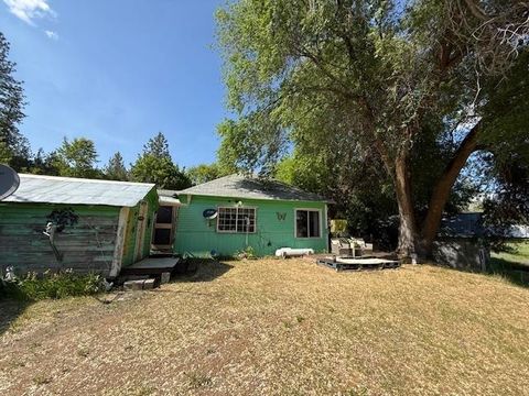 Photo of 5986 S Hwy 25 Hwy, Fruitland, WA 99129 (MLS # 202518754)