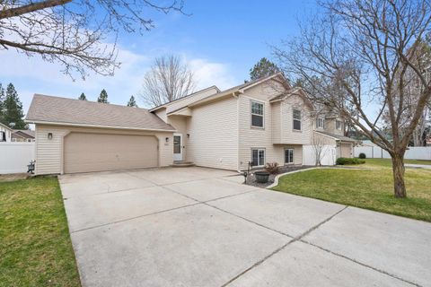 Photo of 11612 E Watkins Ln, Spokane Valley, WA 99206 (MLS # 202613887)