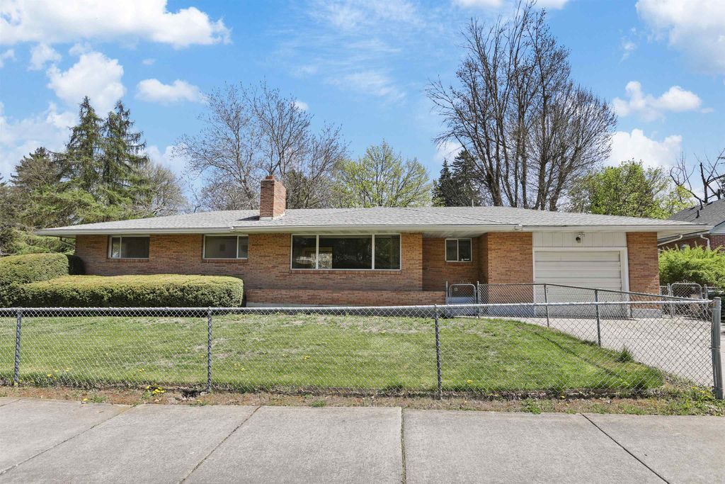Photo of 1215 S Garfield St, Spokane, WA 99202 (MLS # 202615942)