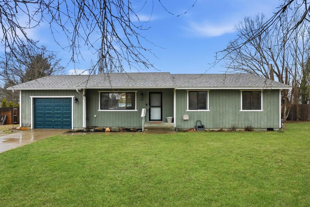 Photo of 1321 E 4th Ave, Deer Park, WA 99006 (MLS # 202614775)