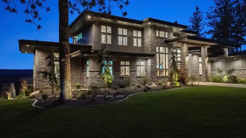 Photo of 13903 N Riverbluff Ln, Spokane, WA 99208 (MLS # 202526332)