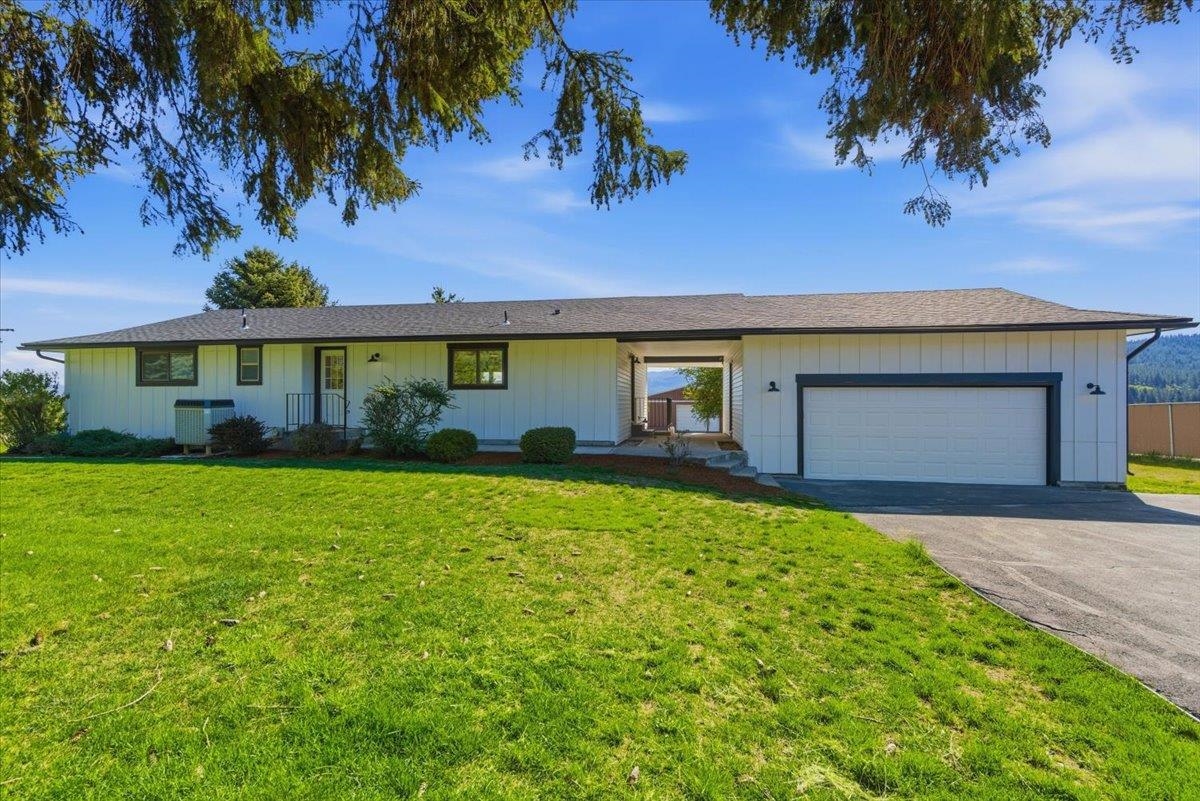 Photo 1 of 50 — 5621 S Conklin Rd, Greenacres, WA 99016