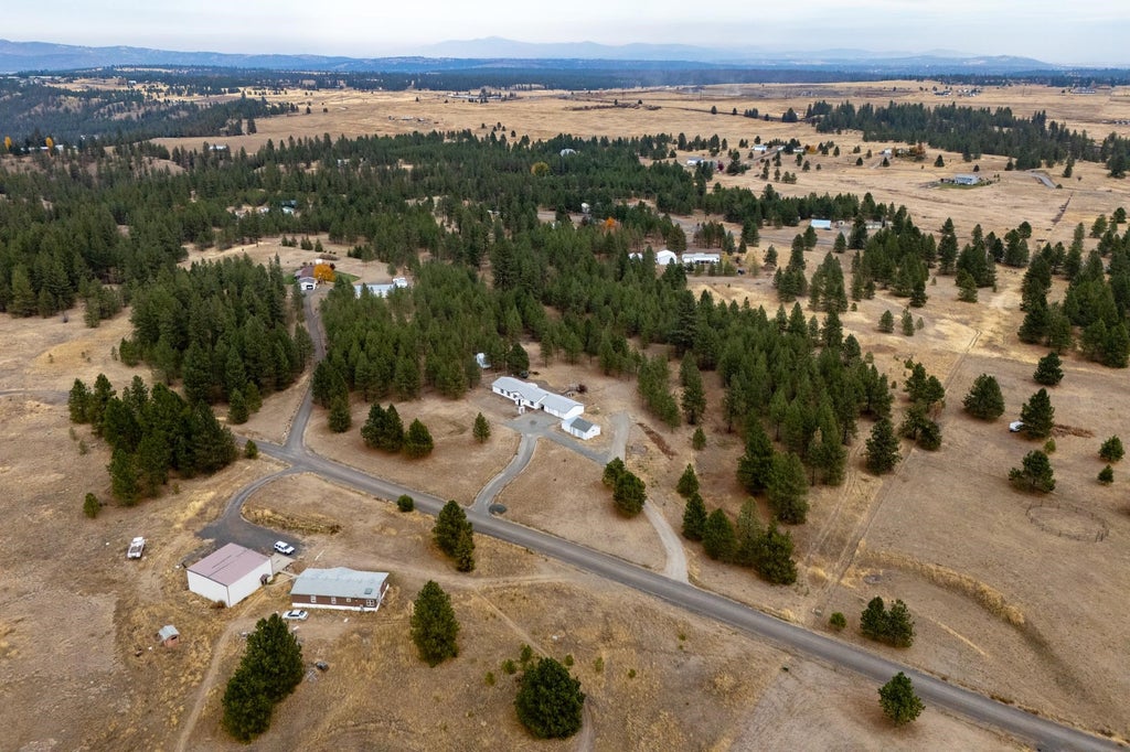 Photo of 2110 N Huntington Ln, Spokane, WA 99224 (MLS # 202626213)