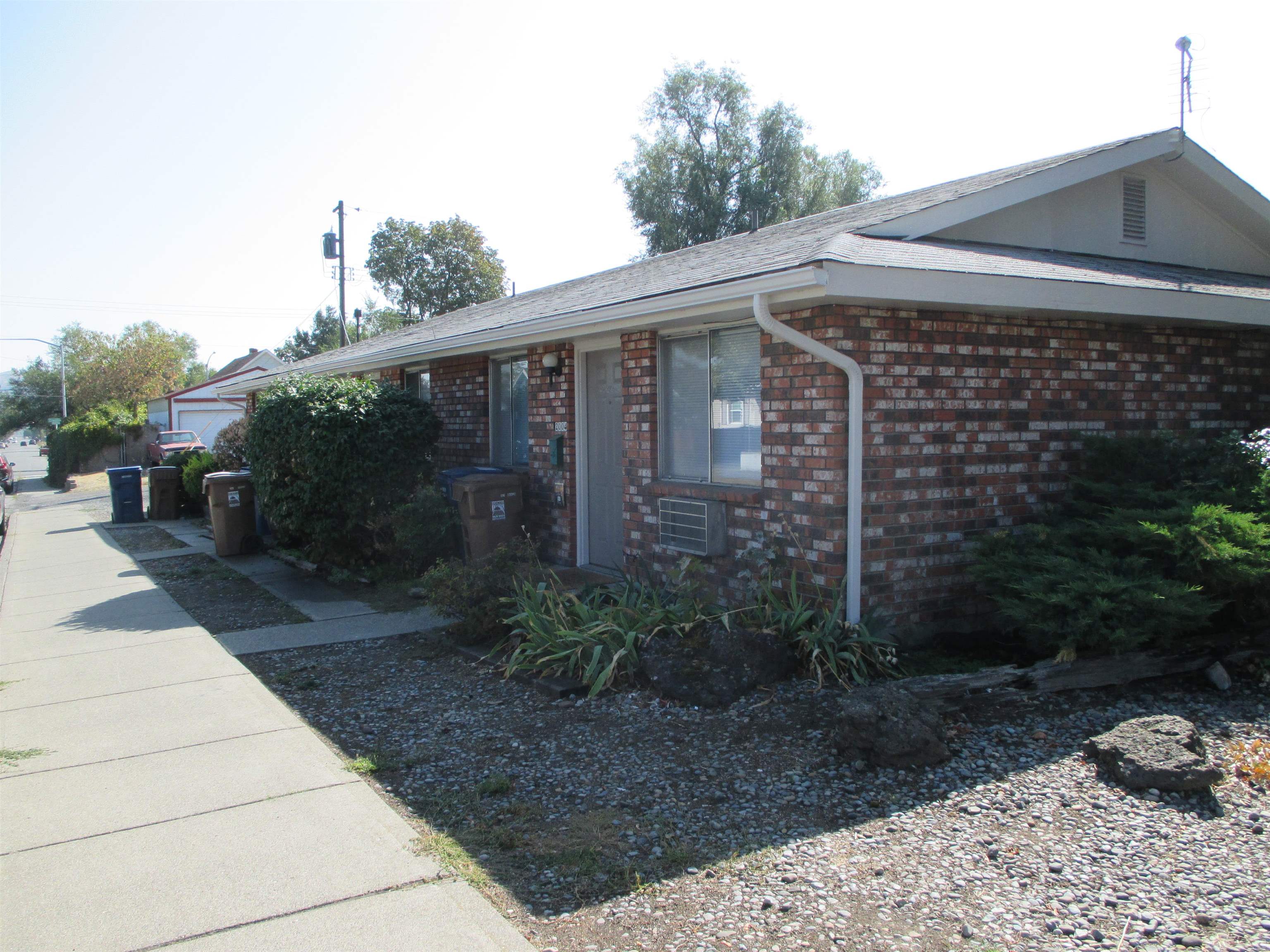 Photo 1 of 10 — 2004 E Rowan Ave, Spokane, WA 99207
