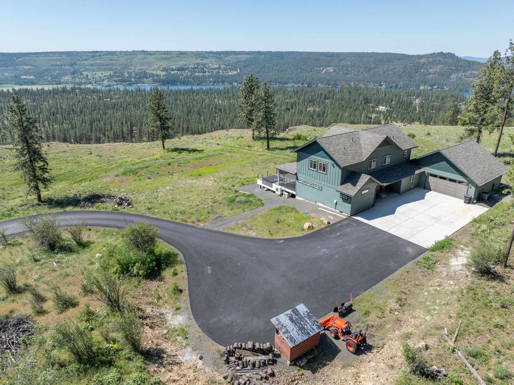 Photo of 6560 Pine Ridge Way, Nine Mile Falls, WA 99026 (MLS # 202623525)