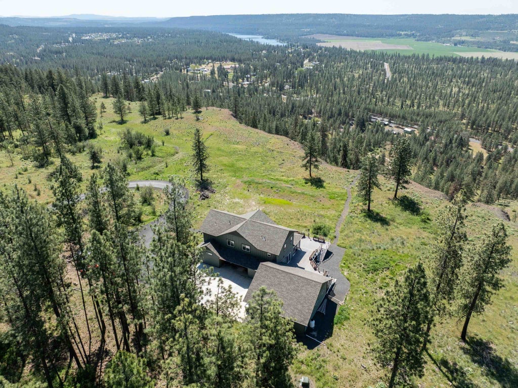 Photo of 6560 Pine Ridge Way, Nine Mile Falls, WA 99026 (MLS # 202623525)