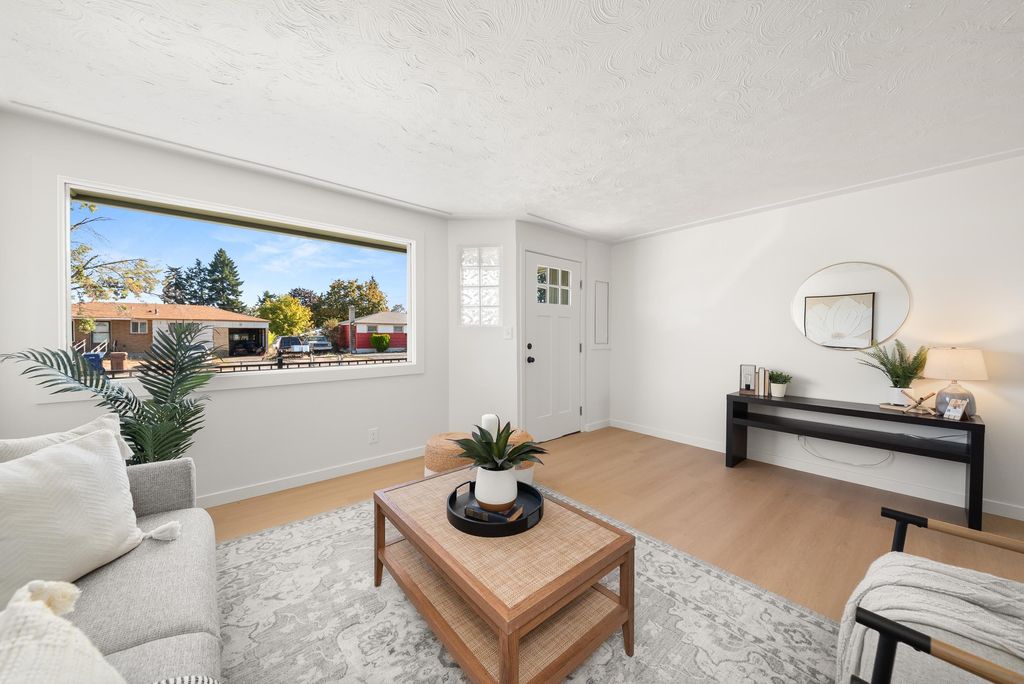 Photo of 2817 N Stone St, Spokane, WA 99207 (MLS # 202525531)