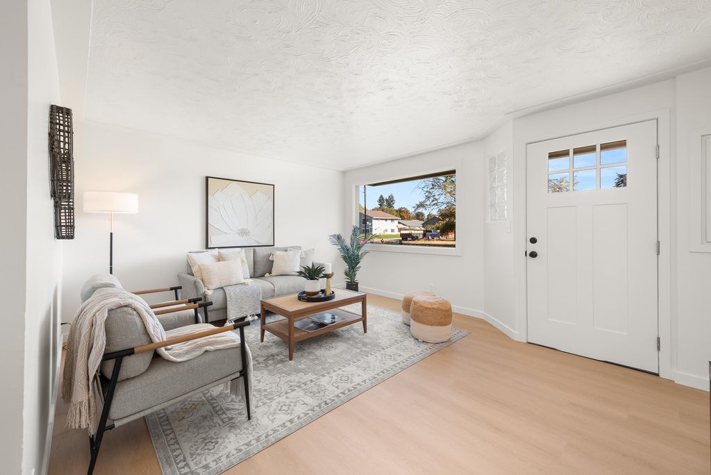 Photo of 2817 N Stone St, Spokane, WA 99207 (MLS # 202525531)