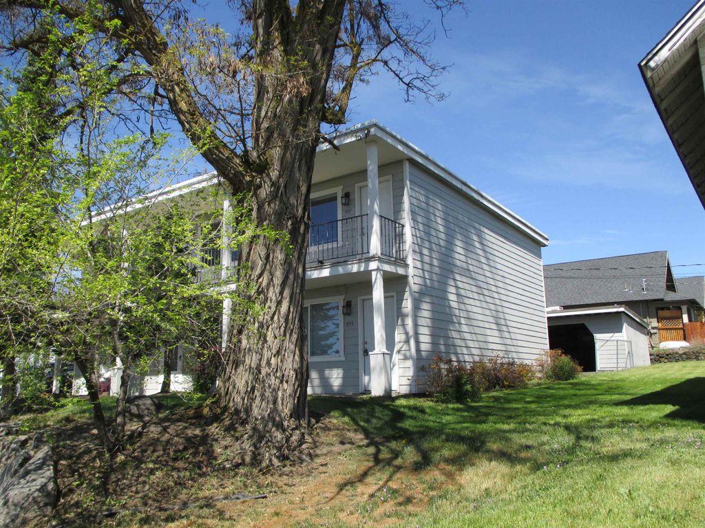 Photo of 547 E Fairview Ave, Spokane, WA 99207 (MLS # 202616283)