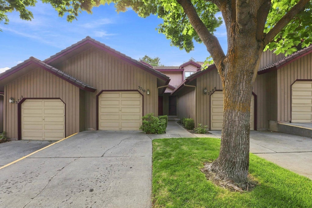 Photo of 3710 S Alder Cir, Spokane, WA 99223 (MLS # 202623311)
