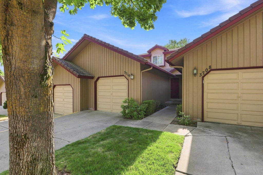 Photo of 3710 S Alder Cir, Spokane, WA 99223 (MLS # 202623311)