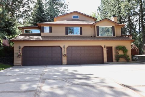 Photo of 6107 S Zuni Dr, Spokane, WA 99206 (MLS # 202615219)