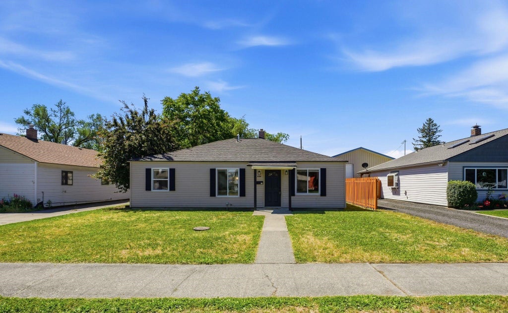 Photo of 3014 E Ermina Ave, Spokane, WA 99207 (MLS # 202619267)