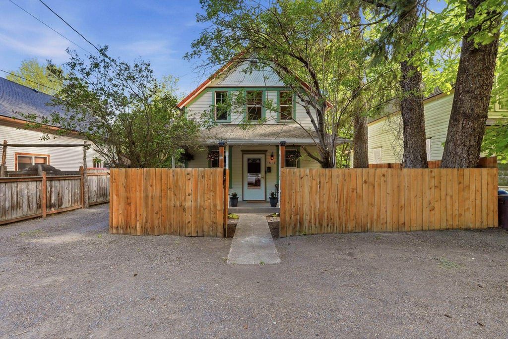 Photo of 1610 W Wilson Ave, Spokane, WA 99201 (MLS # 202616270)