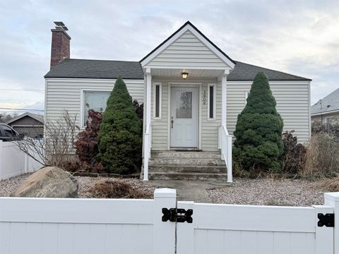 Photo of 3908 E Pacific Ave, Spokane, WA 99202 (MLS # 202526441)