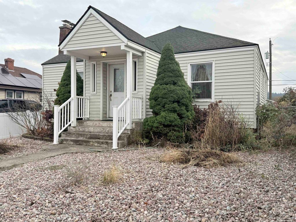 Photo of 3908 E Pacific Ave, Spokane, WA 99202 (MLS # 202526441)