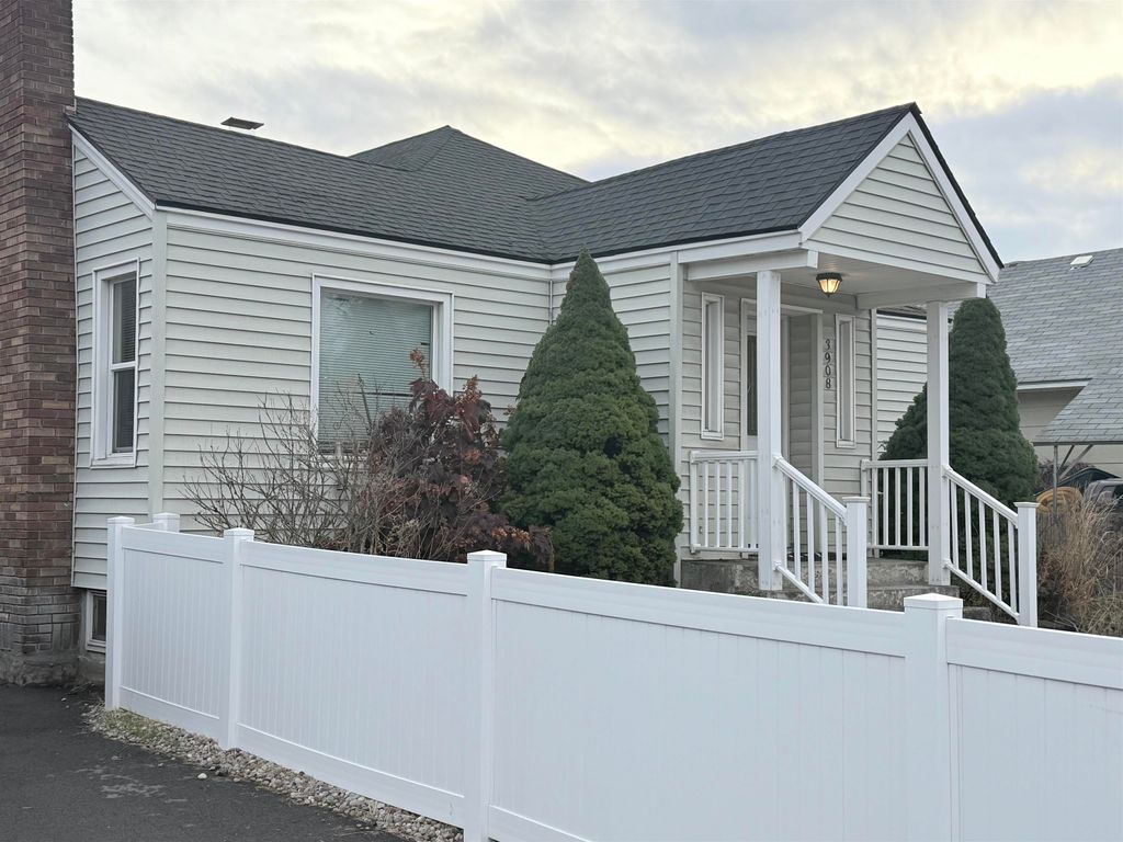 Photo of 3908 E Pacific Ave, Spokane, WA 99202 (MLS # 202526441)