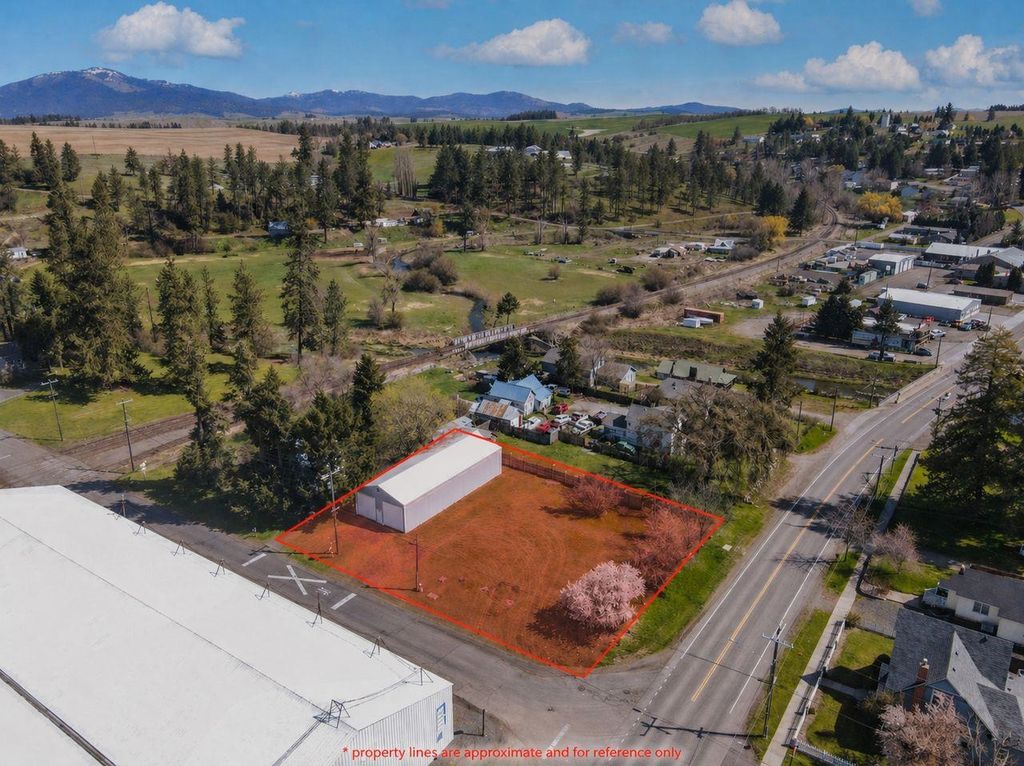 Photo of 224 W Emma St, Rockford, WA 99030 (MLS # 202616332)