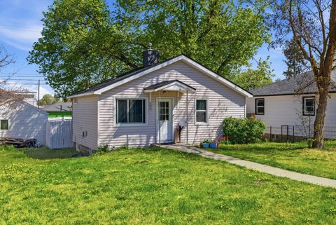 Photo of 403 E Sanson Ave, Spokane, WA 99208 (MLS # 202616605)