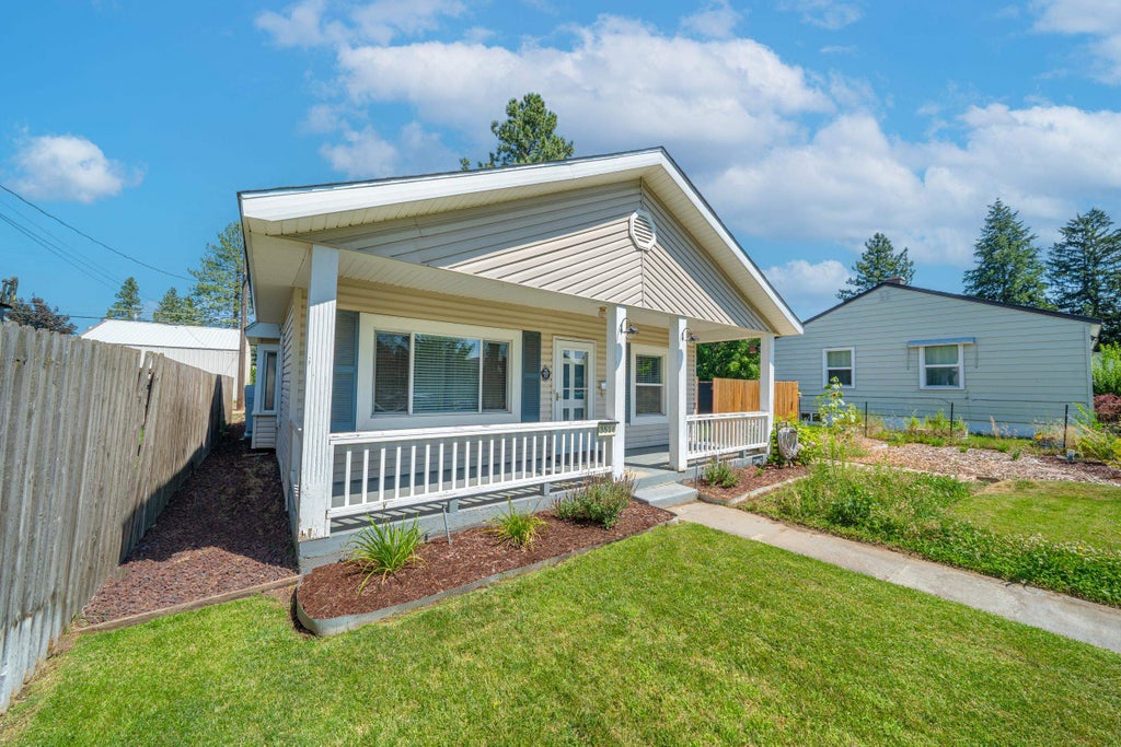 Photo of 3518 W Hoffman Ave, Spokane, WA 99205 (MLS # 202624475)