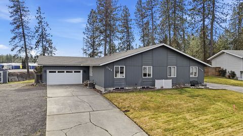 Photo of 1122 E Bedivere Dr, Spokane, WA 99218 (MLS # 202613537)