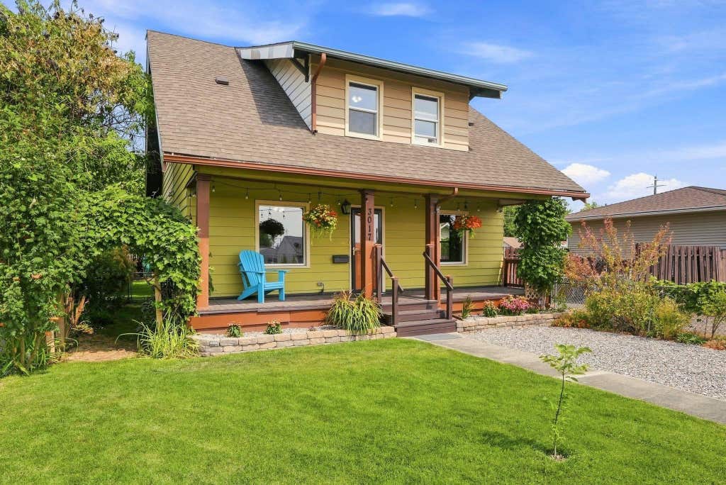 Photo of 3017 E Nora Ave, Spokane, WA 99207 (MLS # 202622259)