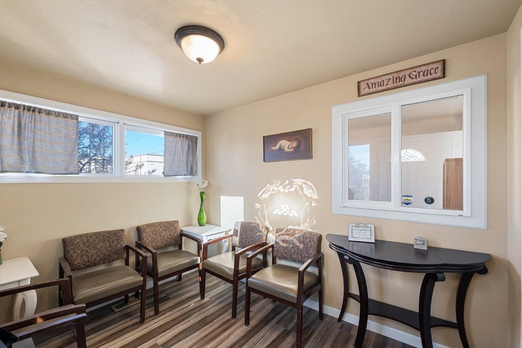Photo of 2012 N Ruby St, Spokane, WA 99207 (MLS # 202623666)
