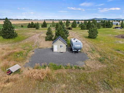 Photo of 13952 N Dover Rd, Nine Mile Falls, WA 99026 (MLS # 202613840)
