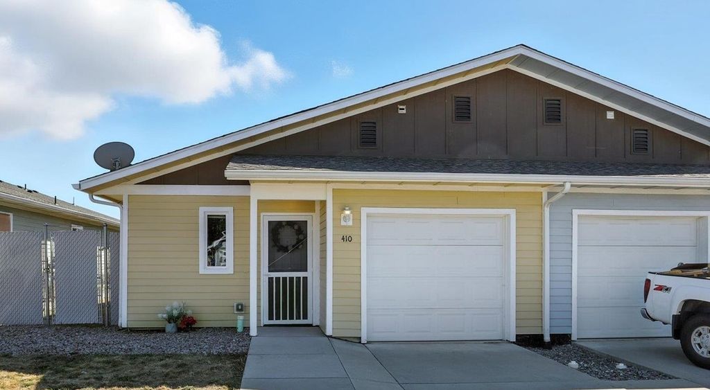 Photo of 410 E I St, Deer Park, WA 99006 (MLS # 202613174)