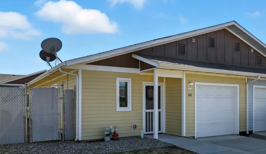 Photo of 410 E I St, Deer Park, WA 99006 (MLS # 202613174)