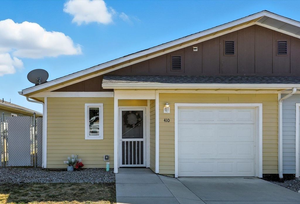 Photo of 410 E I St, Deer Park, WA 99006 (MLS # 202613174)