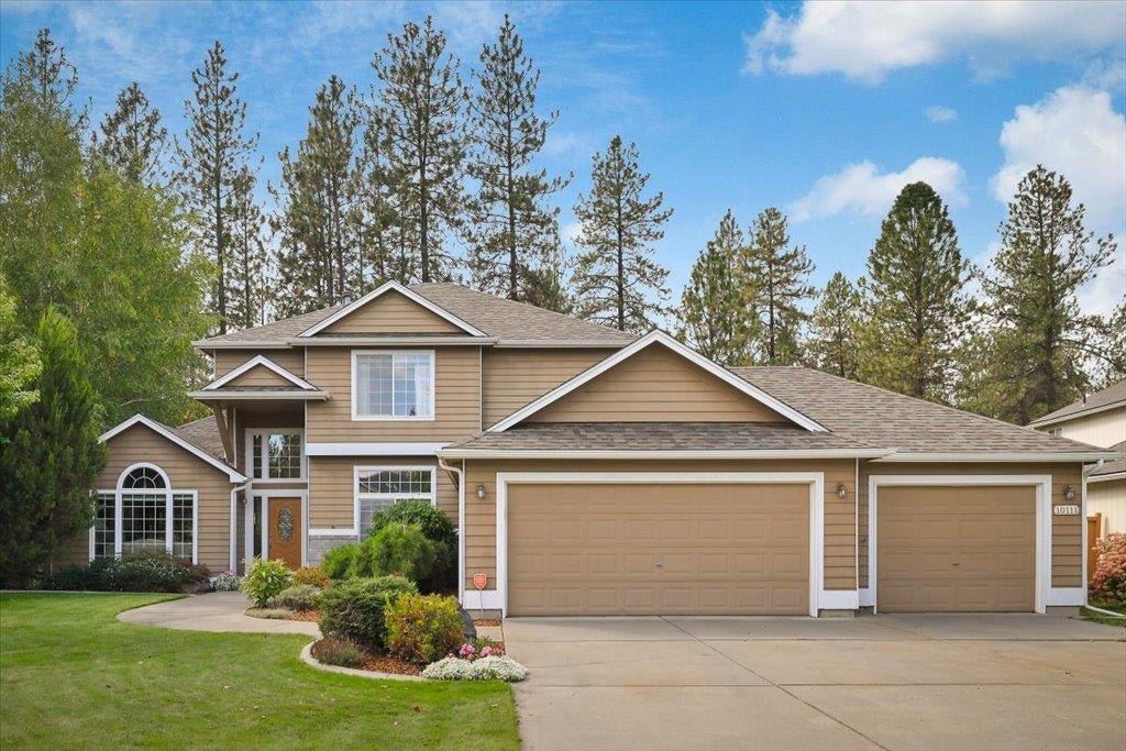 Photo of 10111 N Parkside Dr, Nine Mile Falls, WA 99026 (MLS # 202625614)