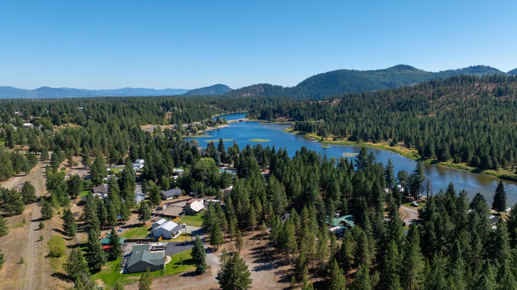 Photo of 7060 W Tesemini Dr, Spirit Lake, ID 83869 (MLS # 202618865)