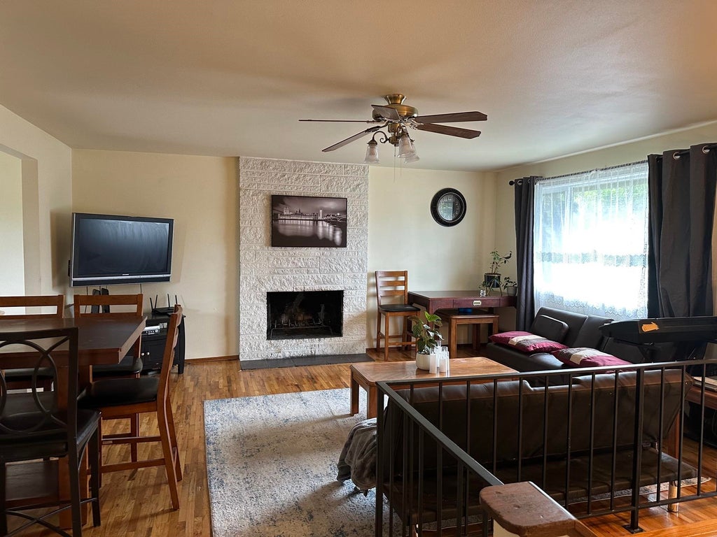 Photo of 804 E 37th Ave, Spokane, WA 99203 (MLS # 202620588)