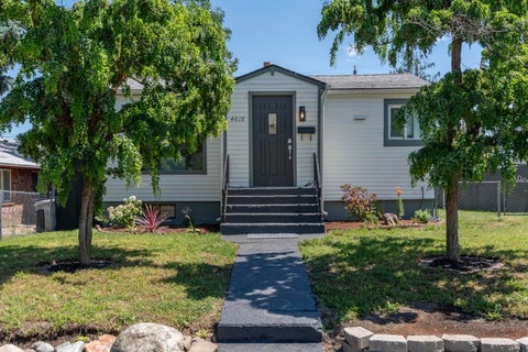 Photo of 4818 N Lee St, Spokane, WA 99207 (MLS # 202624318)
