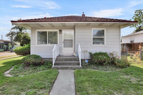Photo of 1736 E Broad Ave, Spokane, WA 99207 (MLS # 202525159)