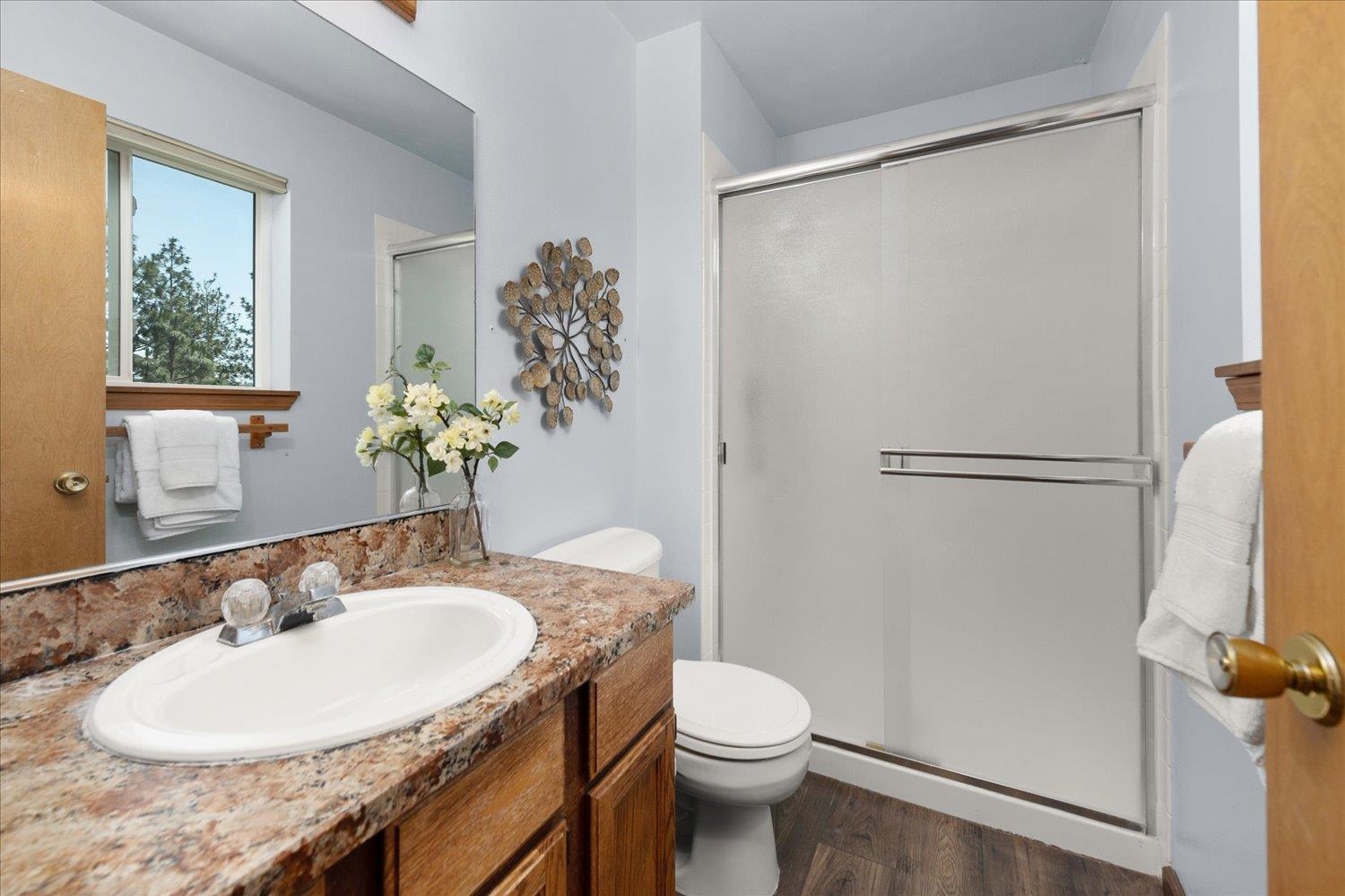 Photo 17 of 41 of 17212 N Meadowview Ct house