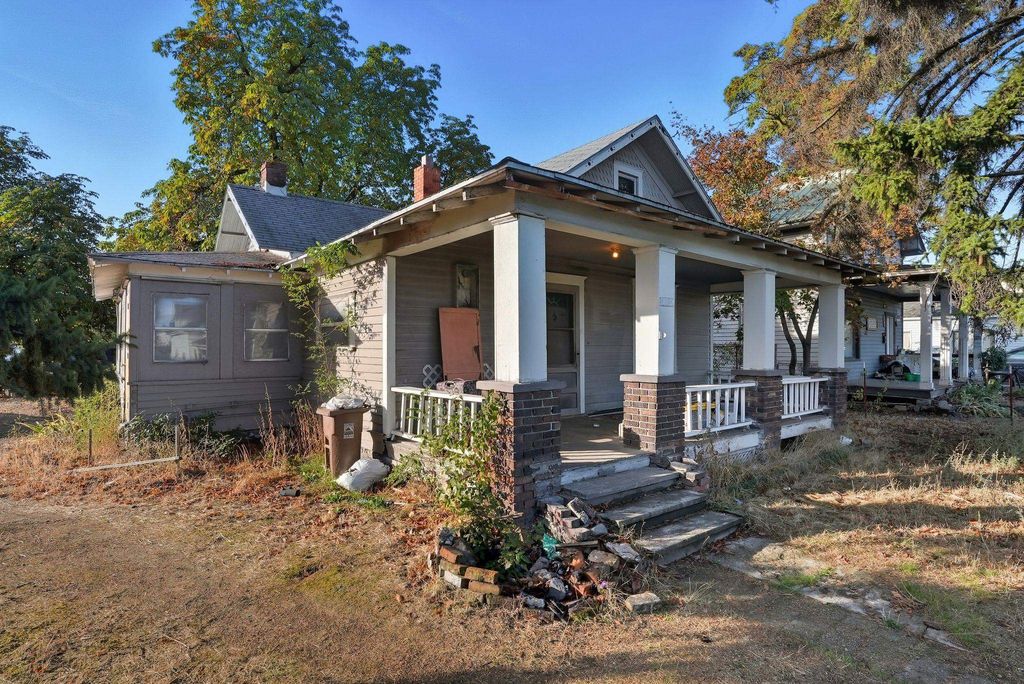Photo of 1524 E Pacific Ave, Spokane, WA 99202 (MLS # 202525511)