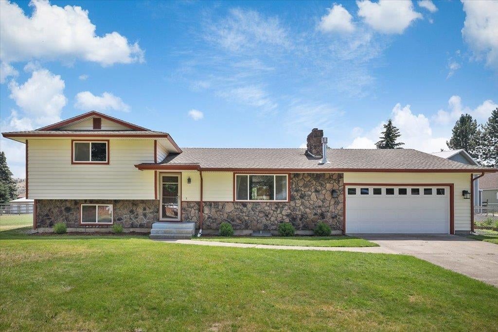 Photo of 509 S Cavalier Ct, Greenacres, WA 99016 (MLS # 202620519)