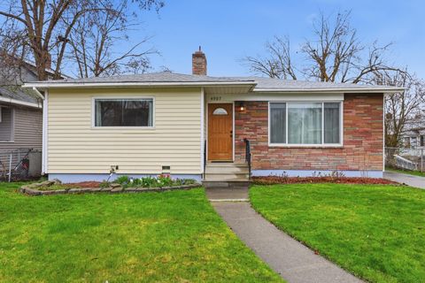 Photo of 4907 N Stone St, Spokane, WA 99207 (MLS # 202614737)
