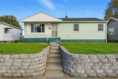 Photo of 1217 E Providence Ave, Spokane, WA 99207 (MLS # 202525960)