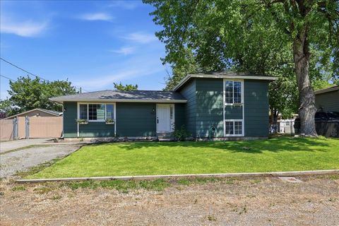 Photo of 7925 E Nora Ave, Spokane Valley, WA 99212 (MLS # 202617990)