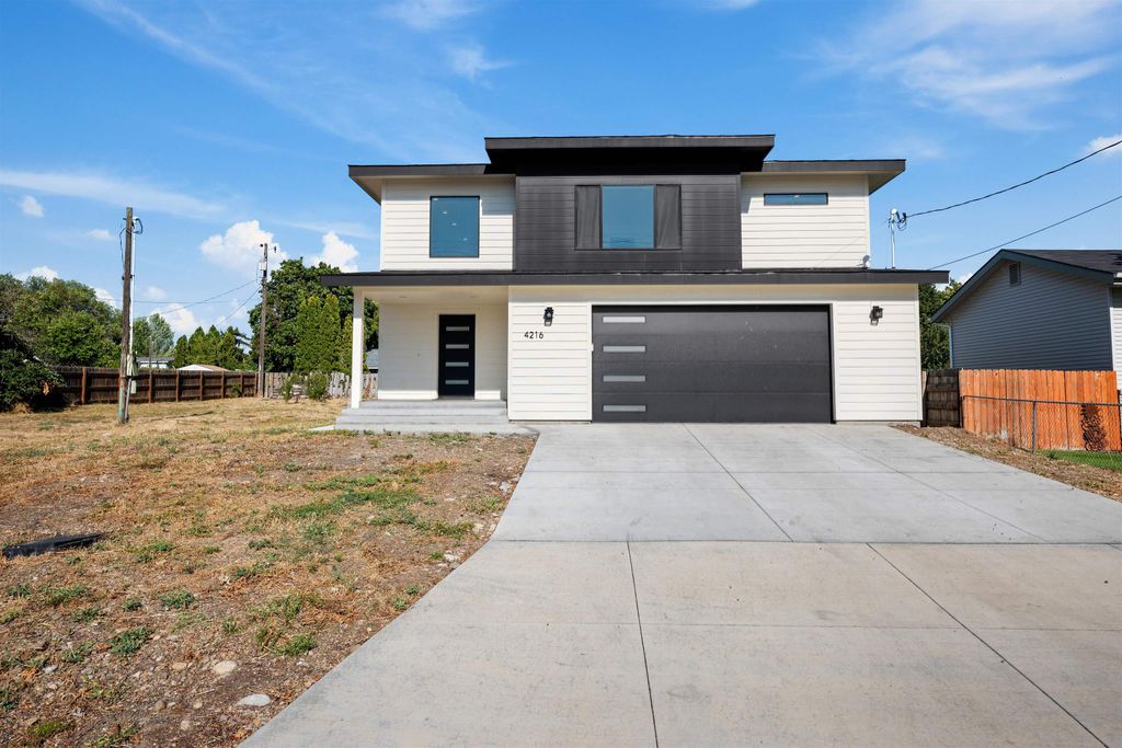 Photo of 4216 N Silas Rd, Spokane Valley, WA 99216 (MLS # 202525489)