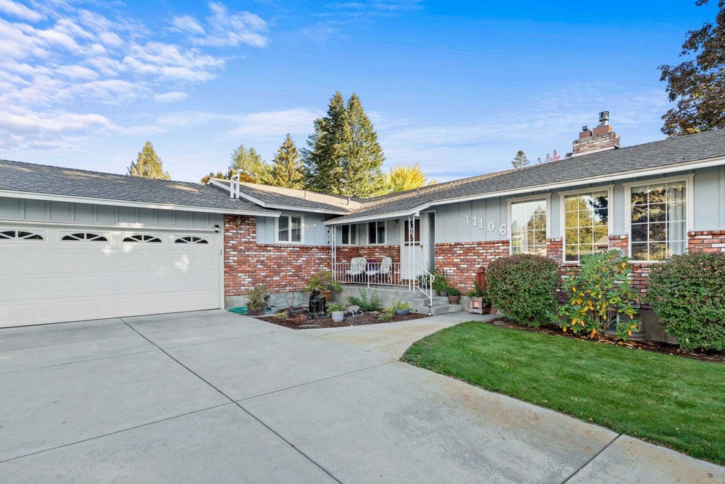 Photo of 11106 E 37th Ave, Spokane, WA 99206 (MLS # 202625537)